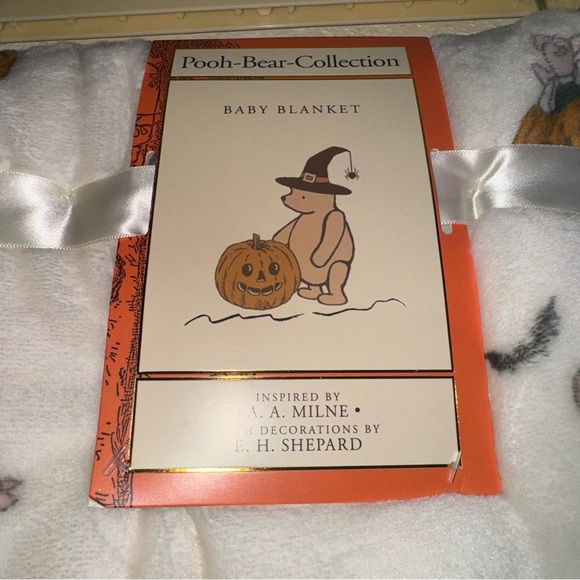 Disney Classic Winnie The Pooh Halloween Baby Blanket Eeyore Piglet New Pumpkin - Picture 4 of 11